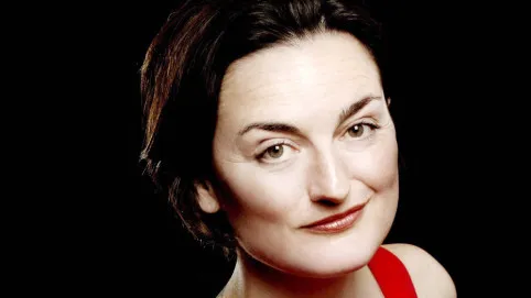 Zoe Lyons